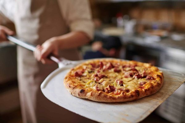 Pelle à pizza : choix, utilisation et entretien